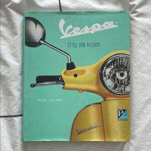 Vespa Style and Passion Book